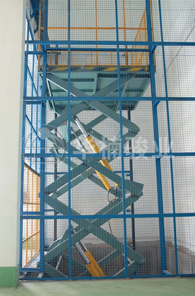 簡述電動升降機(jī)操作要求